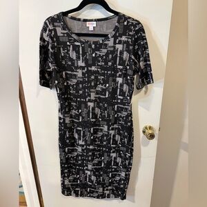 NWT LuLaRoe Julia Dress Geometric Black and White Pattern Size Medium